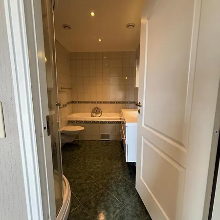 100m From Ons - Small House With 3 Bedrooms شقة *