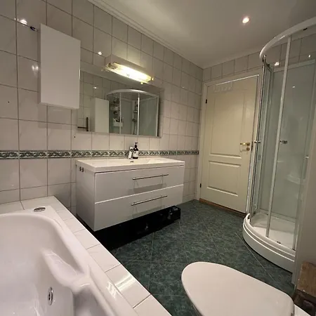 100m From Ons - Small House With 3 Bedrooms شقة ستافانجر