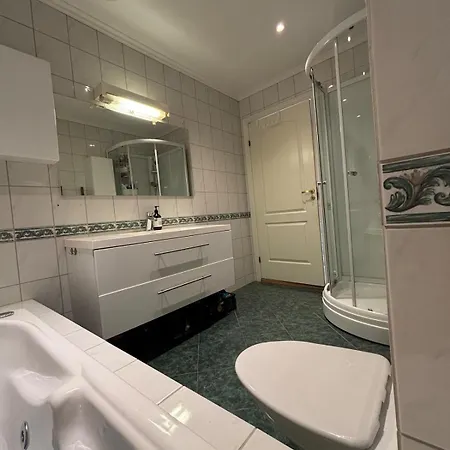 100m From Ons - Small House With 3 Bedrooms شقة *