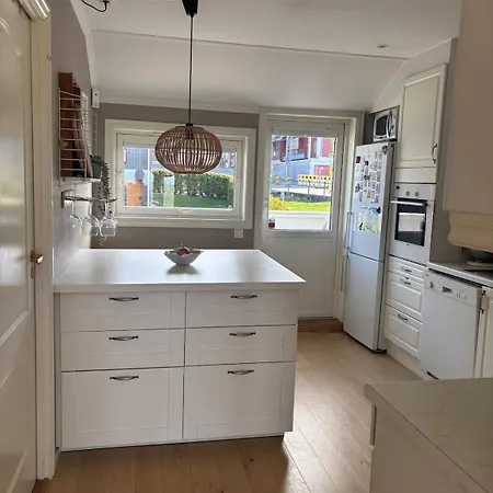 100m From Ons - Small House With 3 Bedrooms شقة ستافانجر