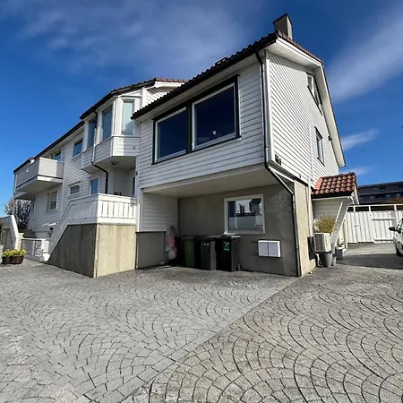 100m From Ons - Small House With 3 Bedrooms * ستافانجر